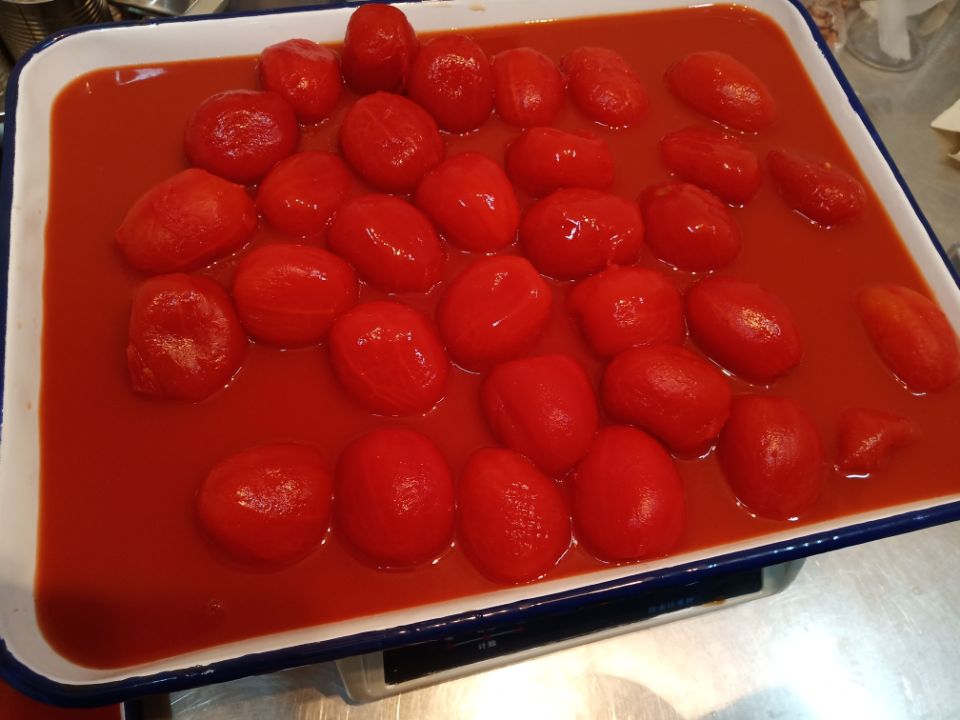 Целые очищенные помидоры-помидоры 2850г