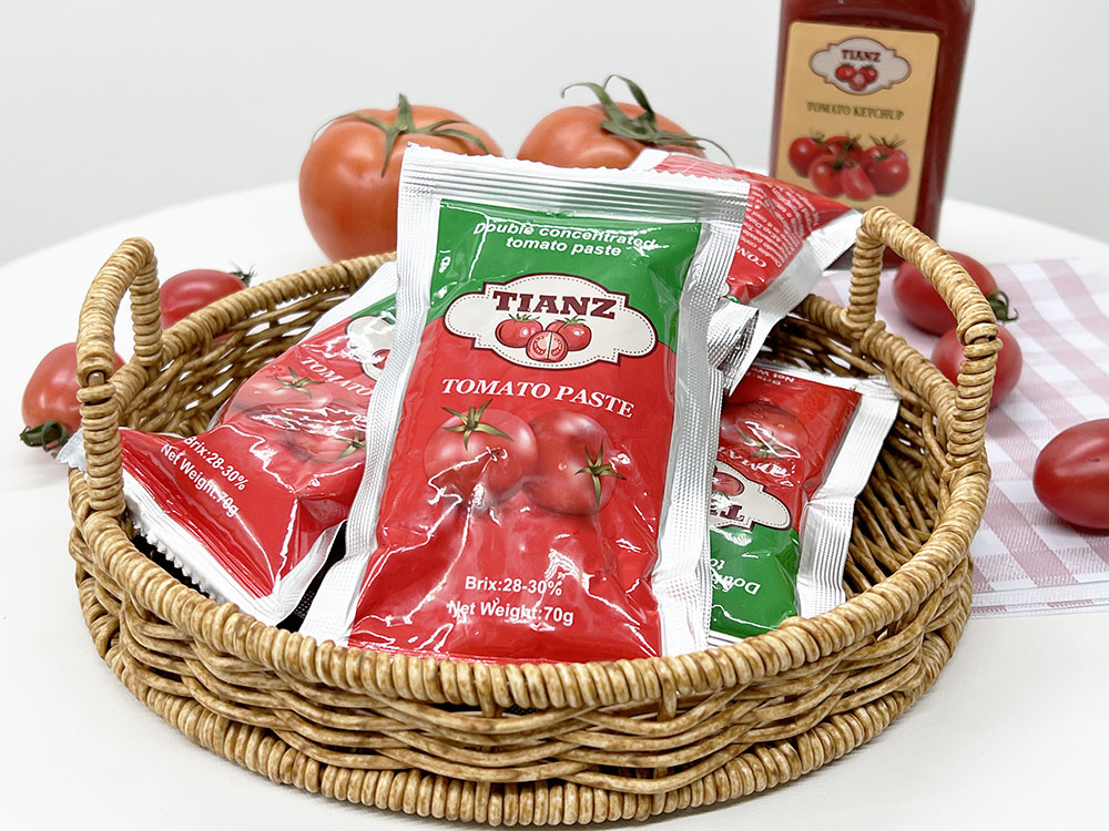Пакет томатной пасты 70 г по шкале Брикса: 28%-30%